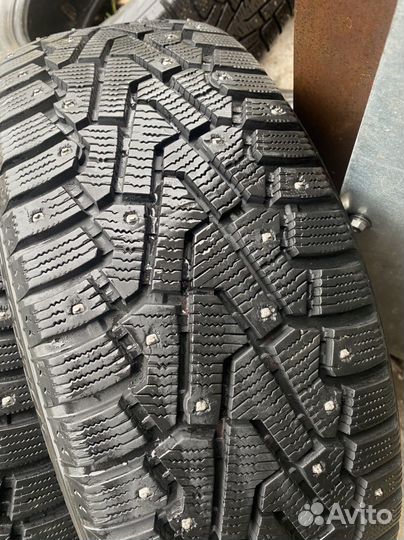 Pirelli Ice Zero 215/55 R16