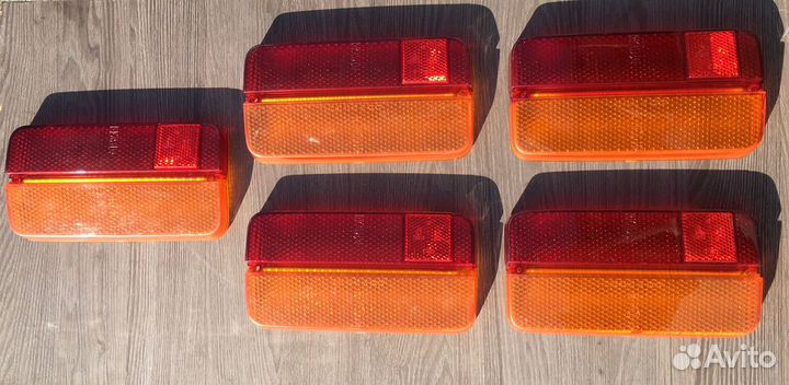 Стекло рассеиватель заднего левого фонаря Ваз 2103