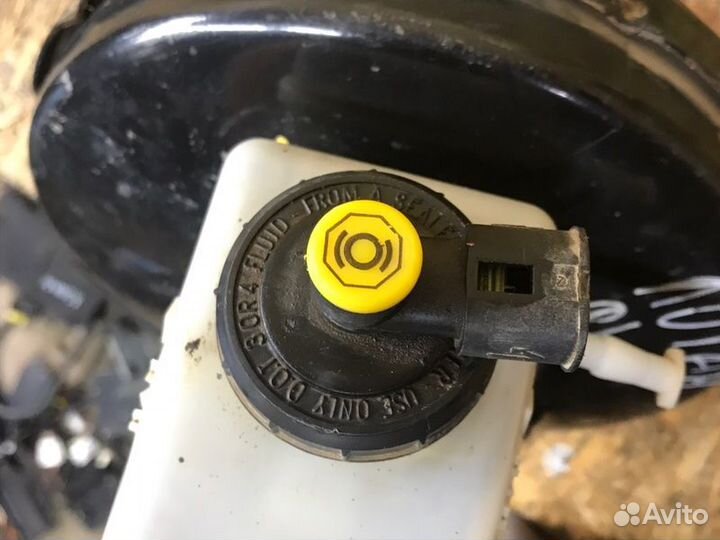 Вакуумный усилитель тормозов Renault Logan седан 1