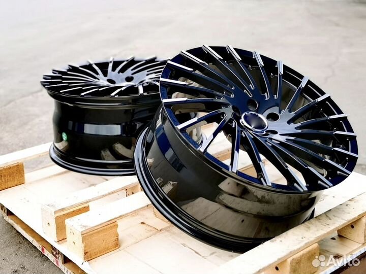 Кованые диски GT Forged R22 на Cadillac Escalade