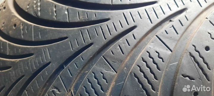 Goodyear UltraGrip Extreme 215/55 R16 93T