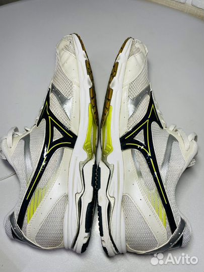 Кроссовки Mizuno
