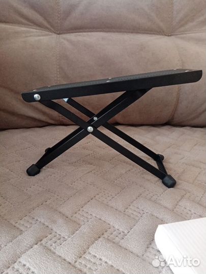 Подножка под гитару
