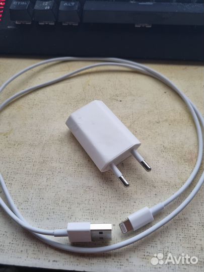 Зарядка на iPhone оригинал