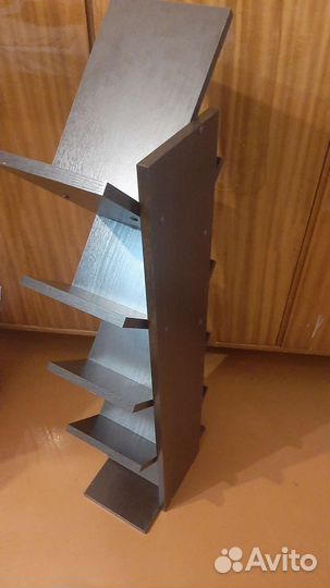 Напольная полка для книг