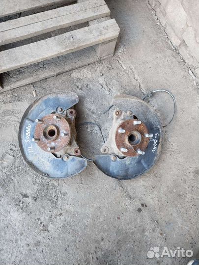 Кулак поворотный передний правый на Subaru Tribeca