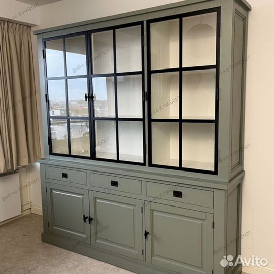 Шкаф витрина