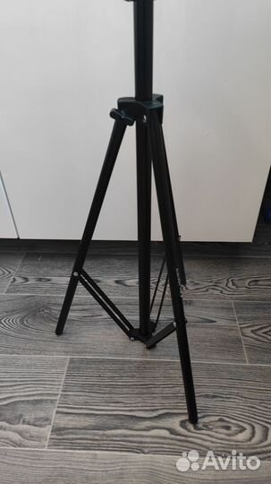 Кольцевая светодиодная лампа со штативом 36 см