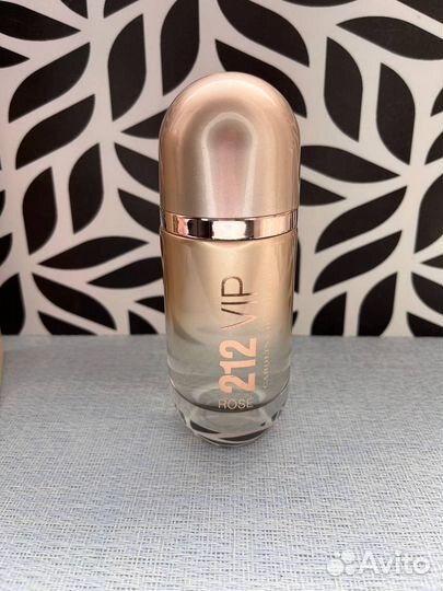 Духи женские Carolina Herrera 212 VIP Rose (Euro)
