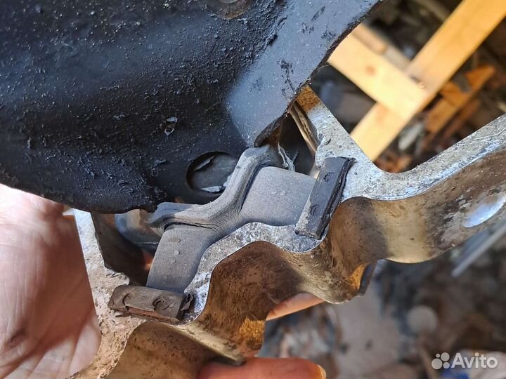 Подушка двигателя Рено логан