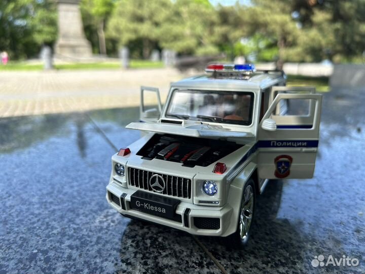 Детская металлическая машинка