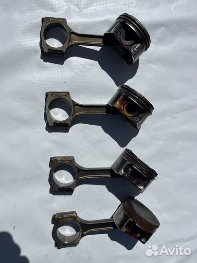 Шатун коленвала на nissan HR16