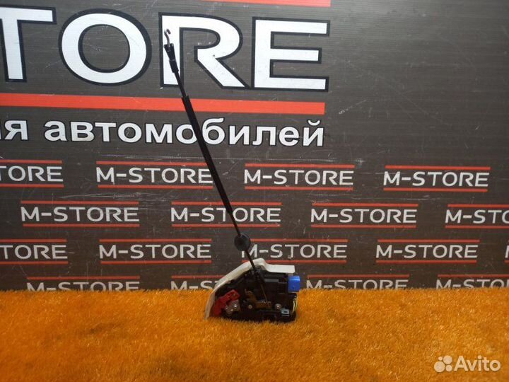 Замок двери передний левый Volkswagen Jetta 1K BWA