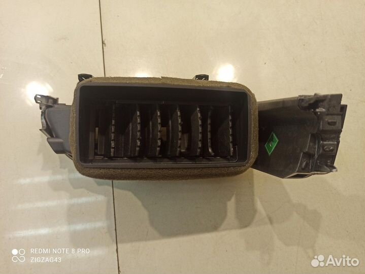 Воздушный дефлектор (правый) (Kia K5 III)