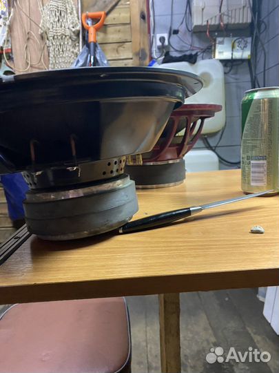 Автомобильный сабвуфер