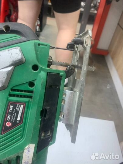 Электролобзик Калибр лэм-710Е