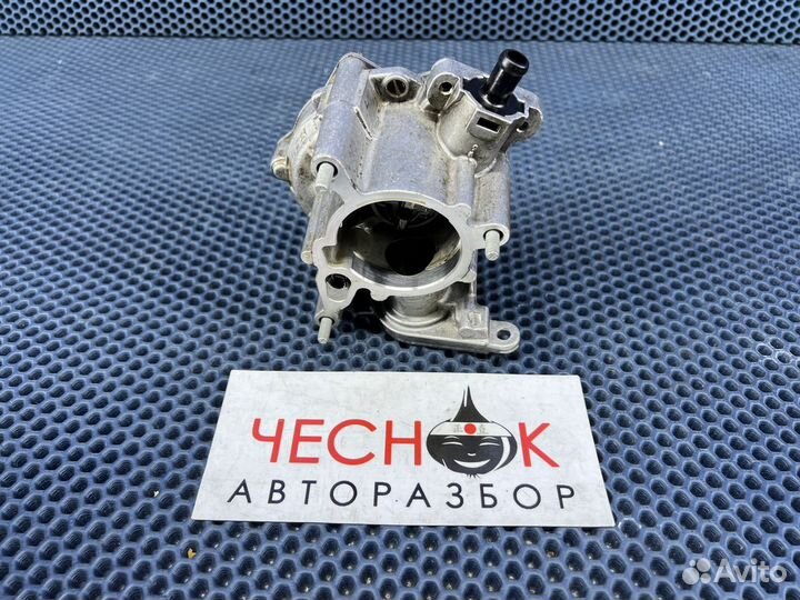 Насос вакуумный Audi Q3 Q5 A4 TT Golf Seat Altea