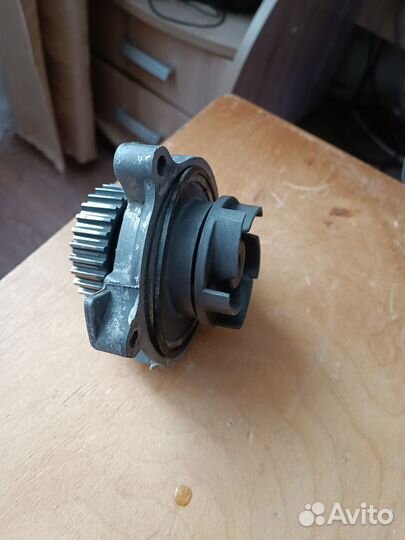 Помпа audi 100 c4 2.3 aar