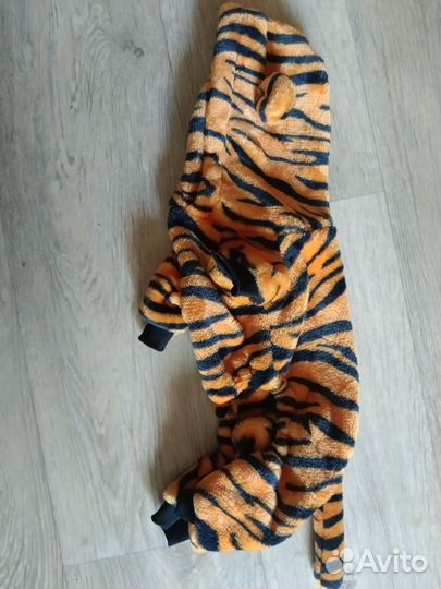 Комбинезон и толстовка для собак