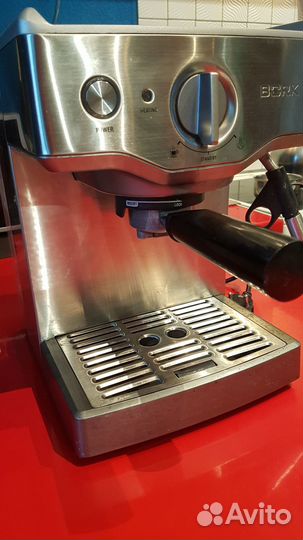 Кофеварка рожковая Bork С700