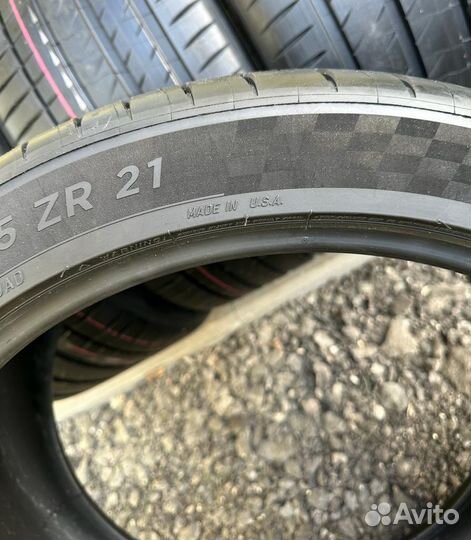 Michelin Pilot Sport 4 S 315/30 R22 и 295/35 R21