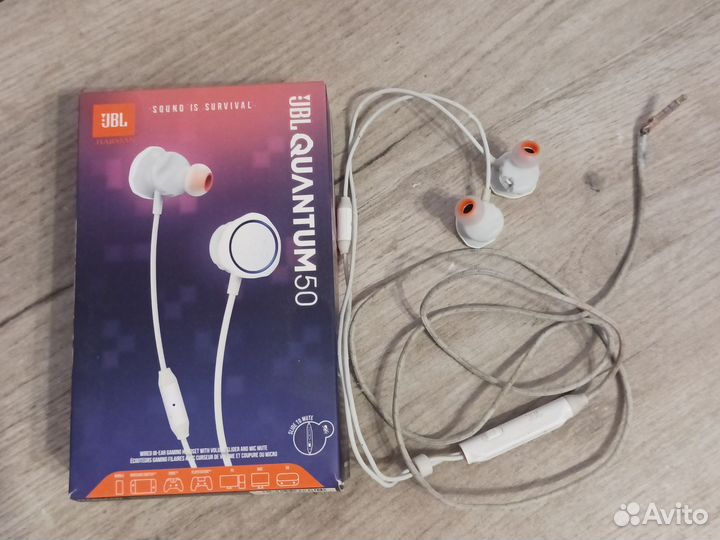 Наушники JBL qantum50