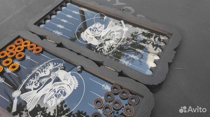 Нарды с гравировкой на чёрном стекле