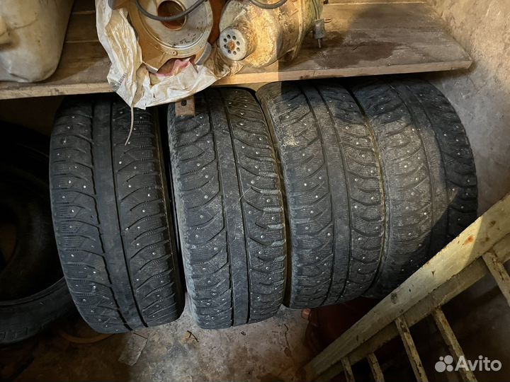 Bridgestone Ice Cruiser 7000 225/55 R17