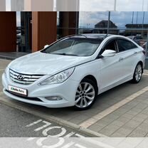 Hyundai Sonata 2.0 AT, 2011, 255 000 км, с пробегом, цена 1 100 000 руб.