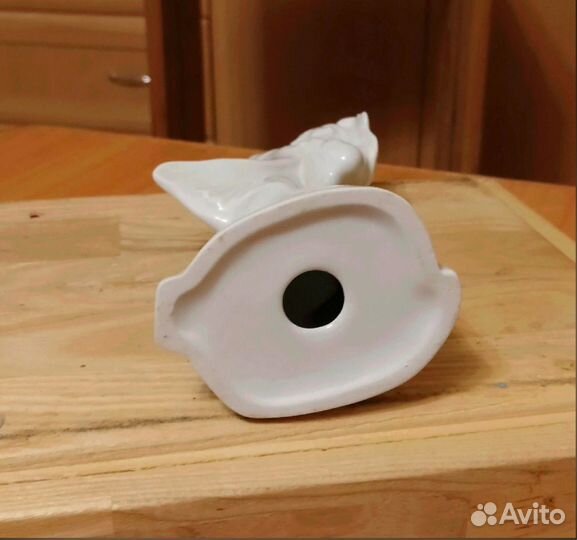 Статуэтка Девушка с зонтом, лфз