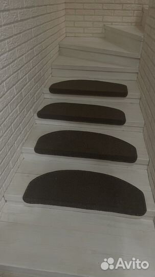 Коврики на ступени лестницы