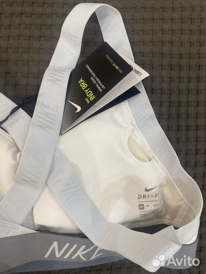 Топ женский спортивный Nike