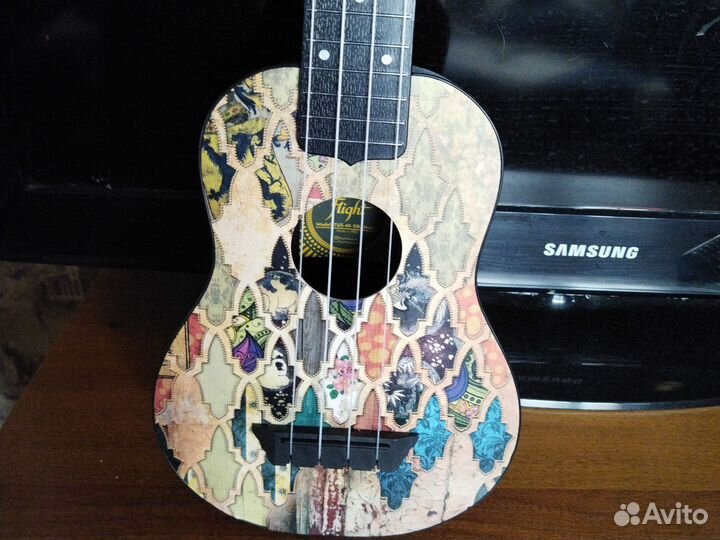 Укулеле flight, travel Granada