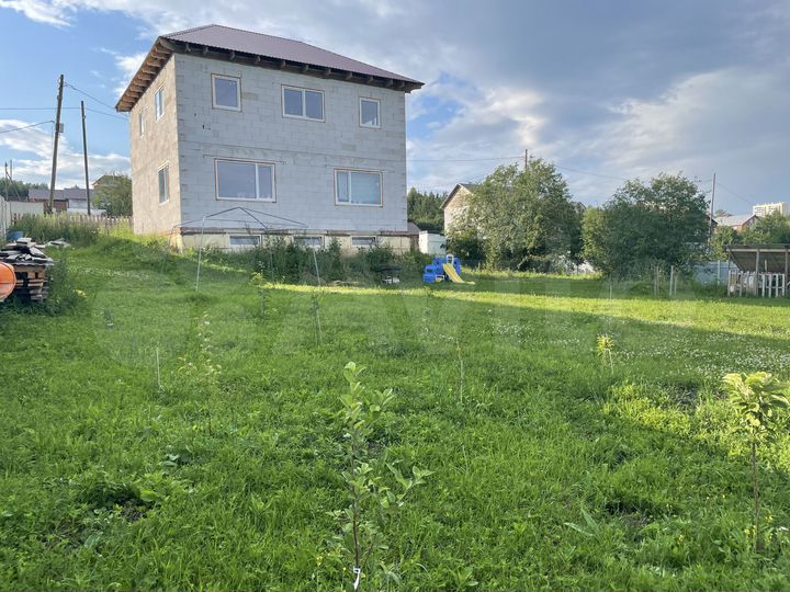 Дом 240 м² на участке 15 сот.