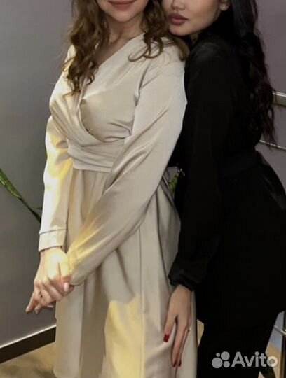 Вечернее платье. Плетье женское. Бежевое платье