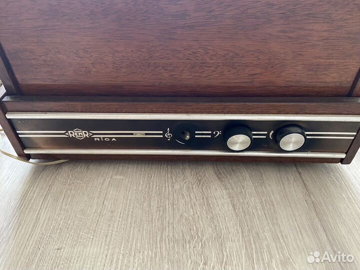 Виниловый проигрыватель Akords riga