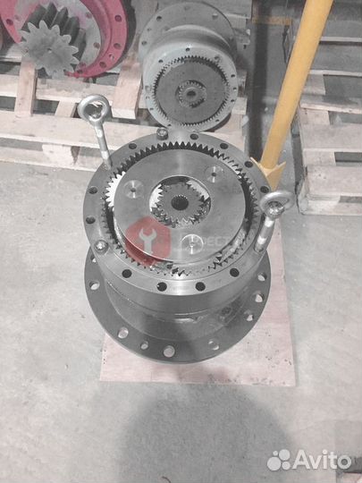 Редуктор поворота CAT 323EL