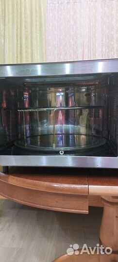 Микроволновая печь с грилем и конвекцией