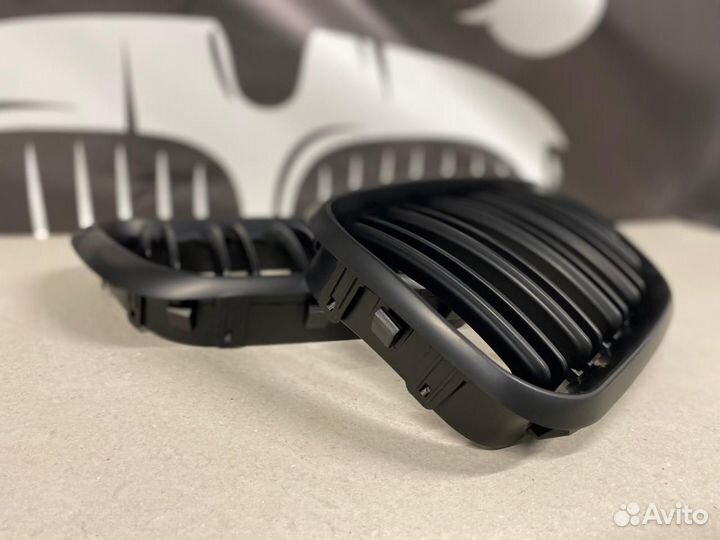 Решётки в капот(ноздри) BMW E53 мат, глянец дорес