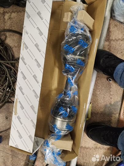 Привод передний правый Toyota LC200