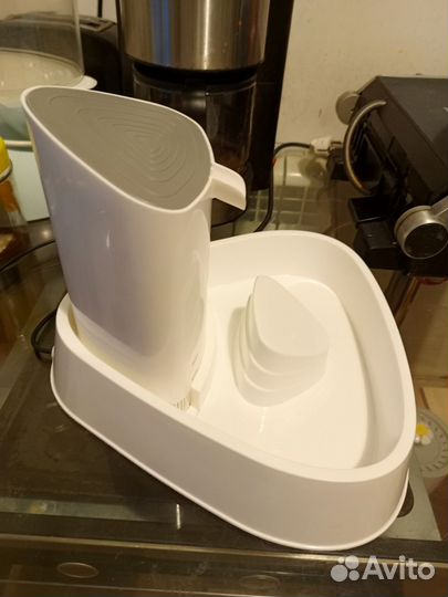 Фонтан поилка для кошек