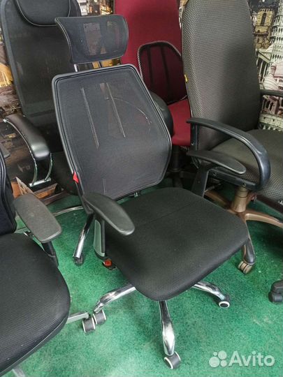 Кресло руководителя дэфо Реноме
