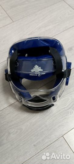 Защитный шлем