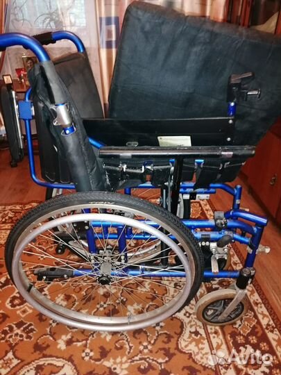 Кресло-коляска для инвалидов
