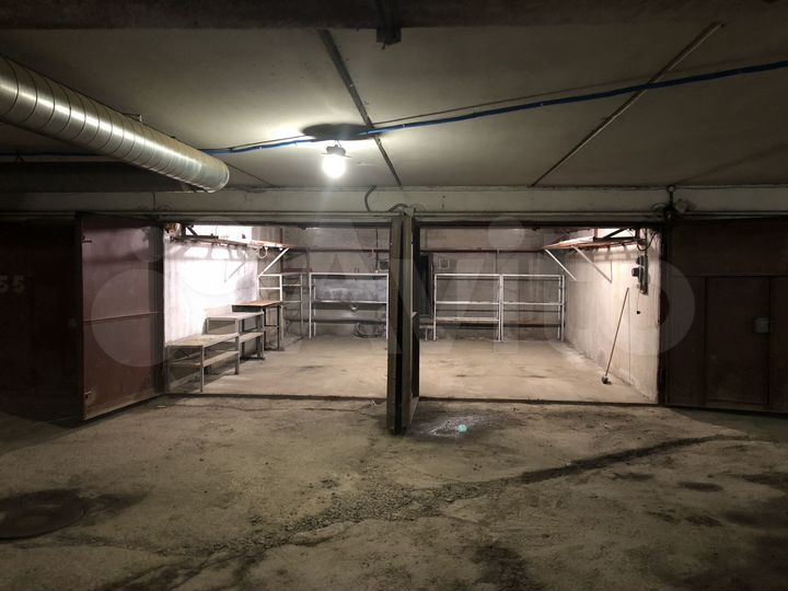 Гараж, > 30 м²