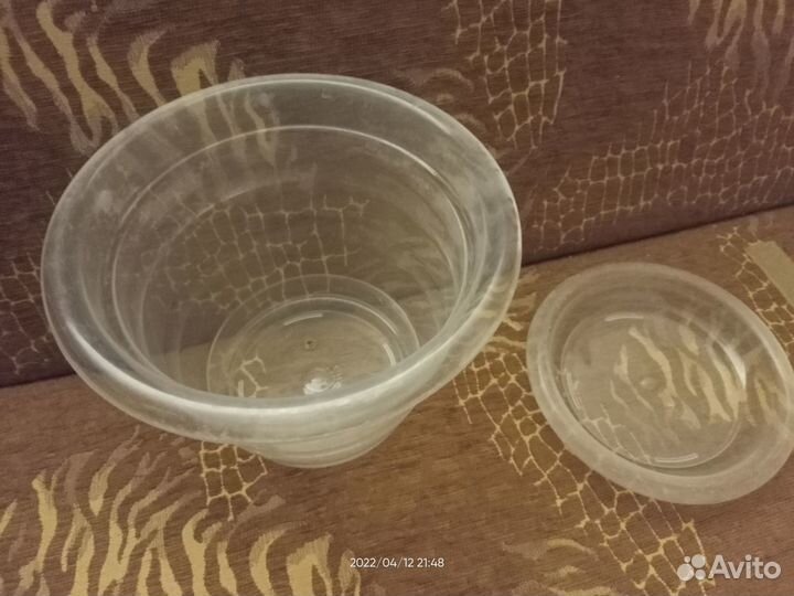 Горшок пластик прозрачный 2л. б/у