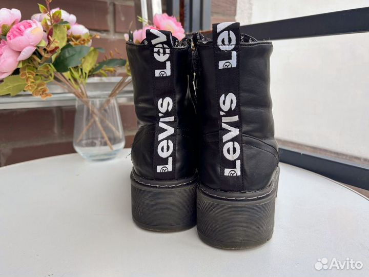 Levi’s ботинки женские 37. Оригинал