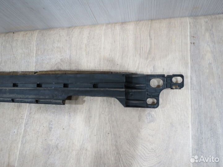 Кронштейн радиатора Ford Focus 3