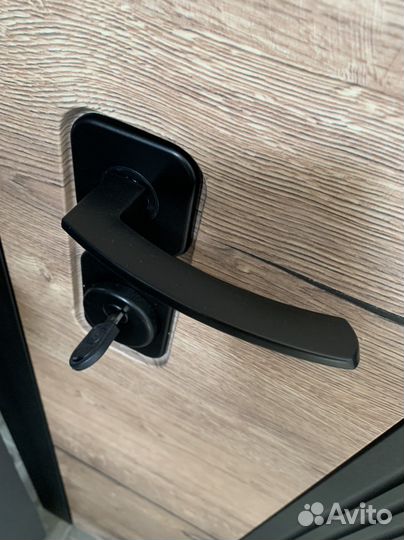 Дверь стальная. Luxor 2. Мдф дуб вертикаль