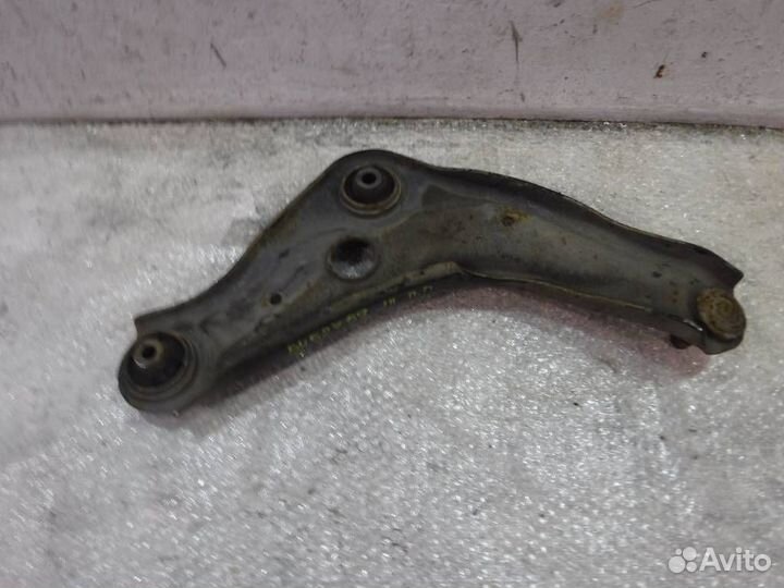 Рычаг передний правый